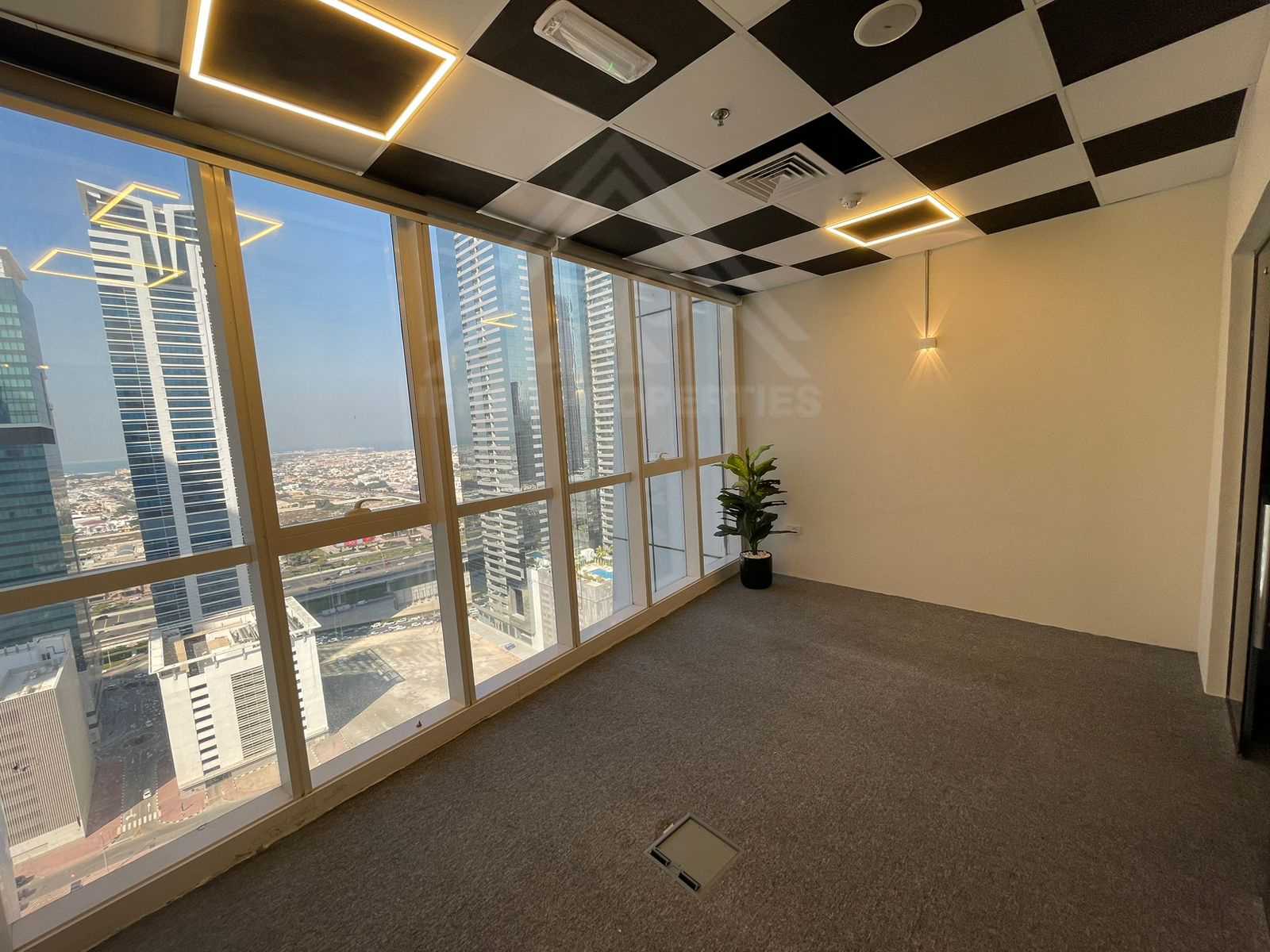 Office|| Exchange Tower|| Business Bay