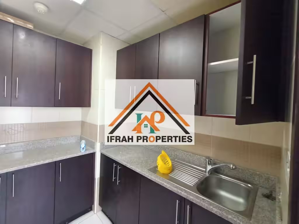 Semi Furnished || Close to Metro || Vacant Office