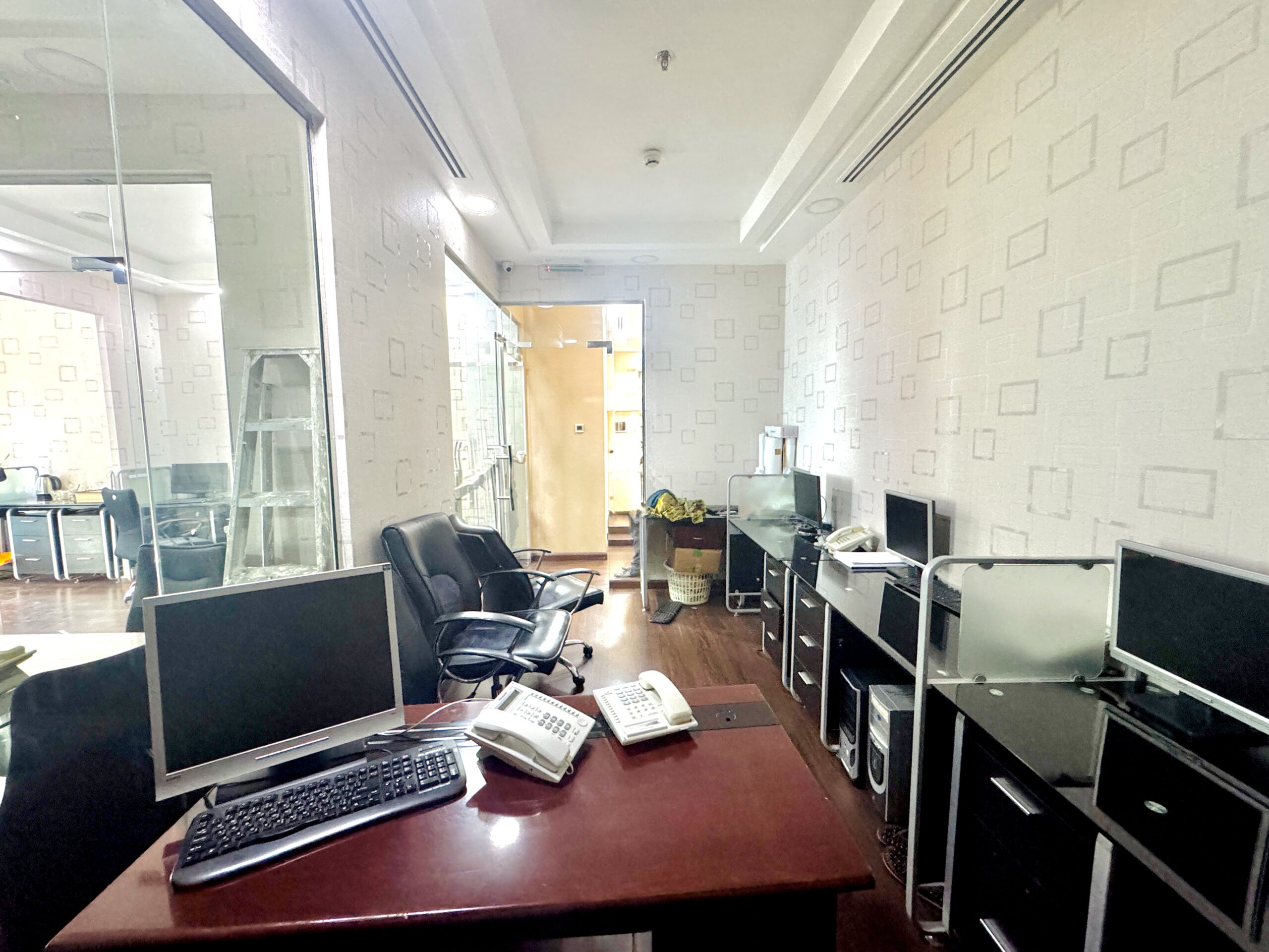 GLASS PARTITIONS | FULLY FURNISHED | CANAL VIEW