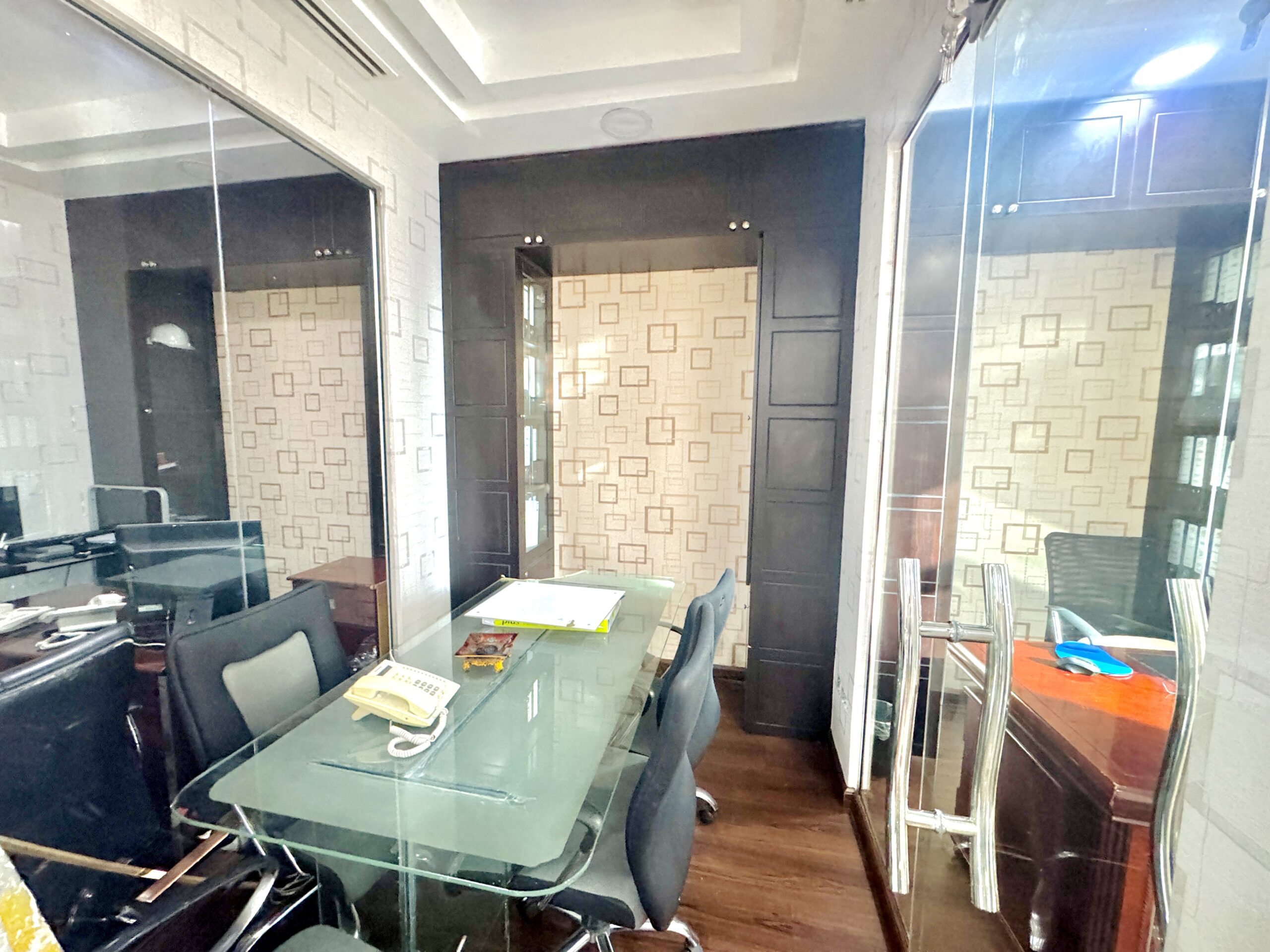 GLASS PARTITIONS | FULLY FURNISHED | CANAL VIEW