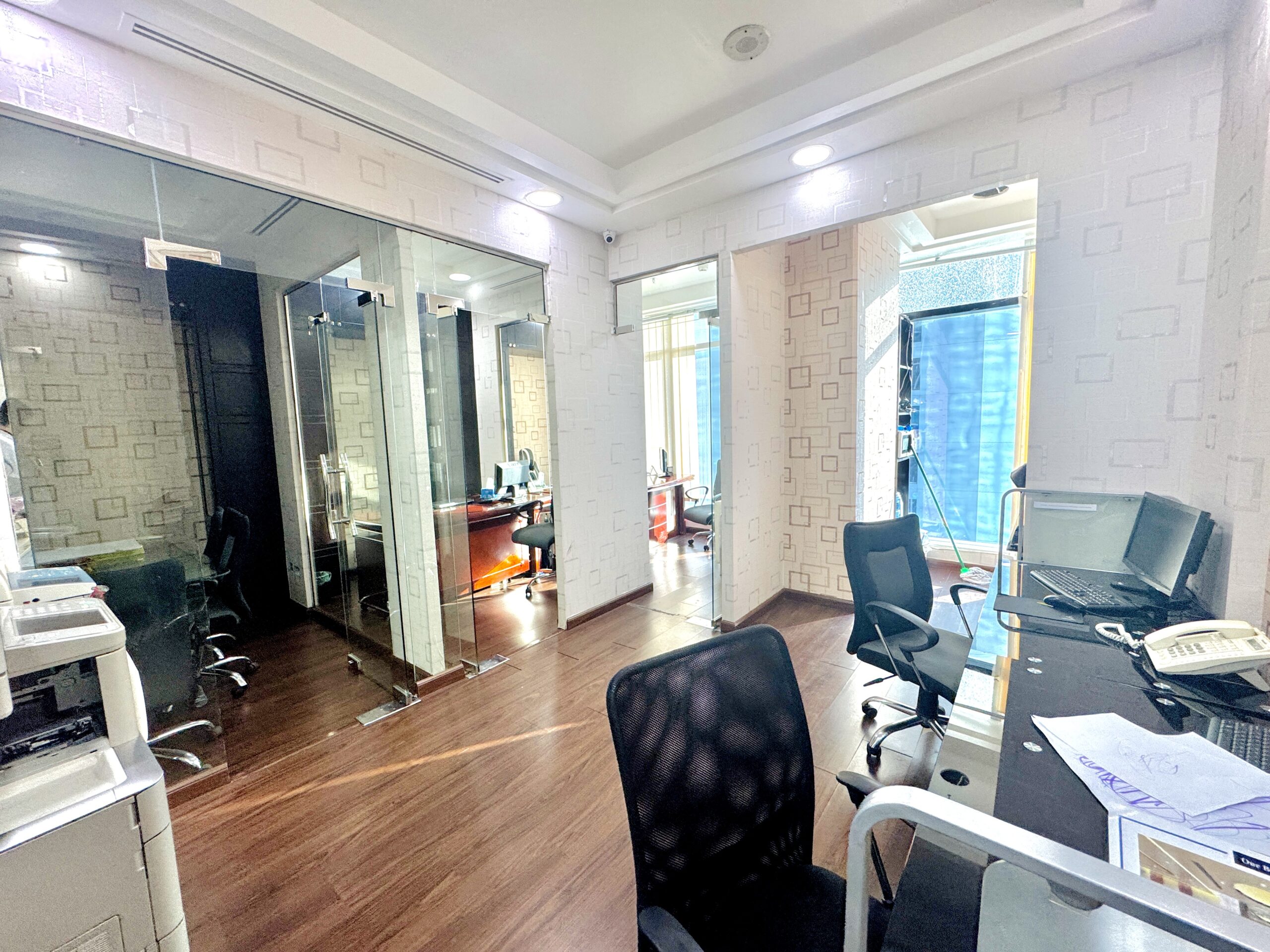 GLASS PARTITIONS | FULLY FURNISHED | CANAL VIEW