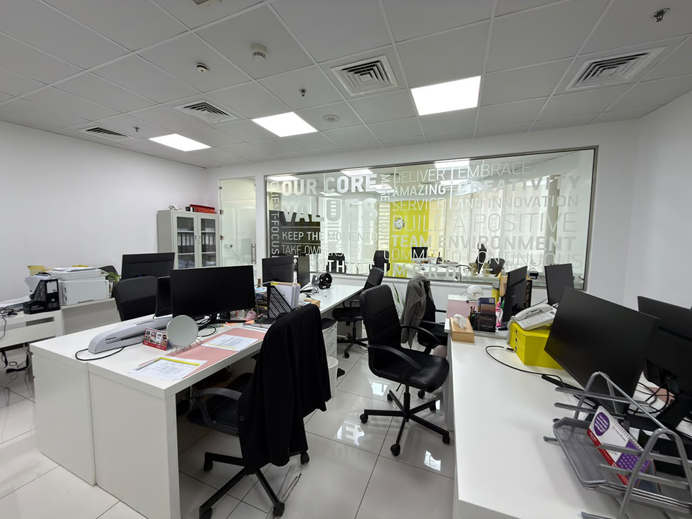 HOT DEAL | 2 GLASS PARTITION | BURJ KHALIFA VIEW