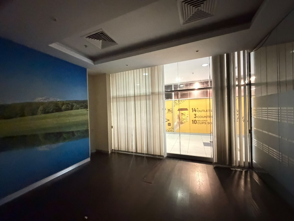 Partitioned Shop | Road View | Prime DSO Location
