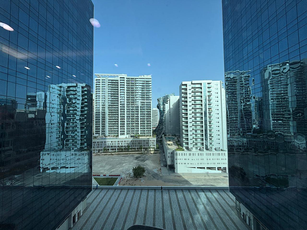 Fully furnished office space with glass partitions in Tamani Art Tower, Business Bay