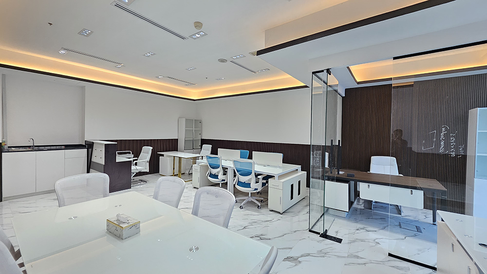 Bright office space for rent in Park Lane Tower, Business Bay, Dubai