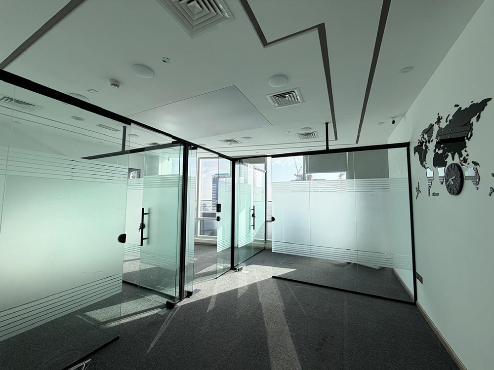 Spacious working area