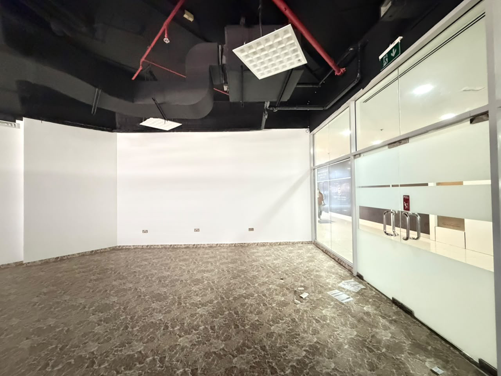 Spacious Shop | 2 Cabins | Ready to Occupy