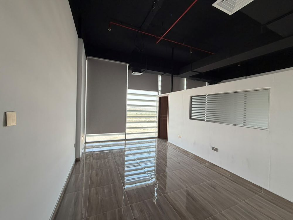 Spacious retail shop for rent in IT Plaza, Dubai Silicon Oasis