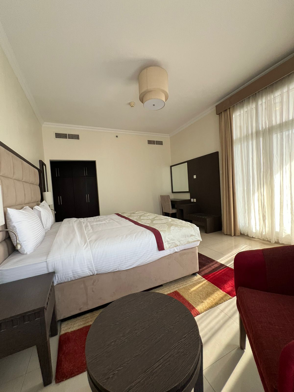 Fully furnished 3-bedroom apartment for rent in Siraj Tower, Arjan