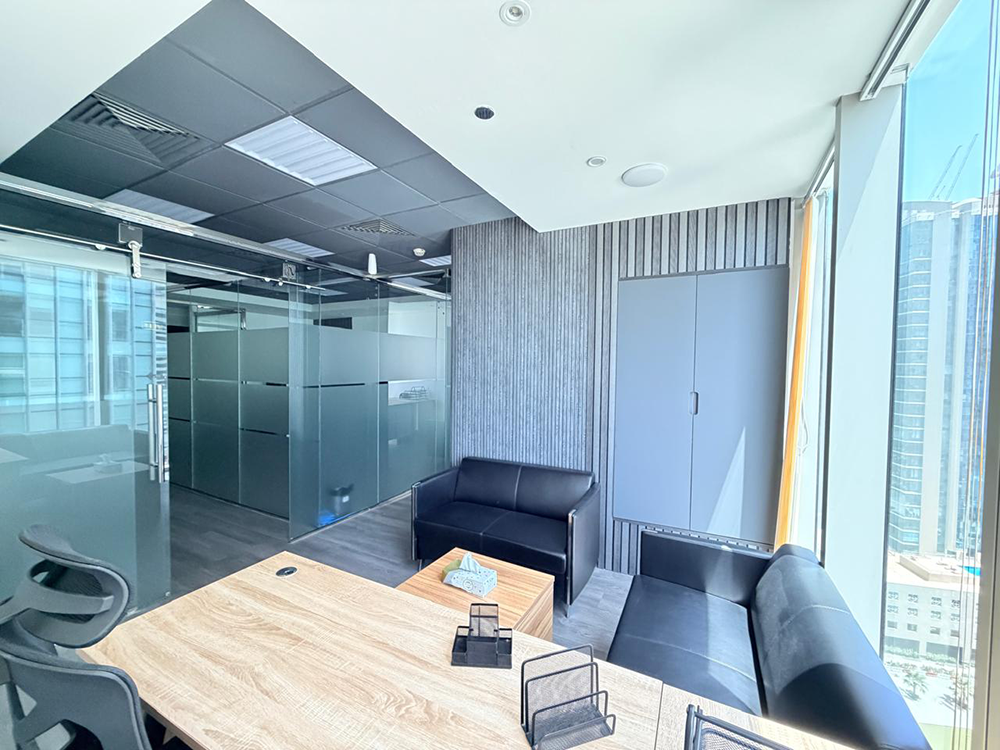 Office space for rent in Park Lane Tower, Business Bay with canal view