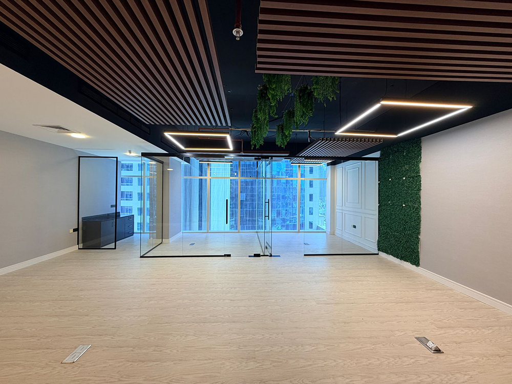 Modern office space for rent in Park Lane Tower, Business Bay