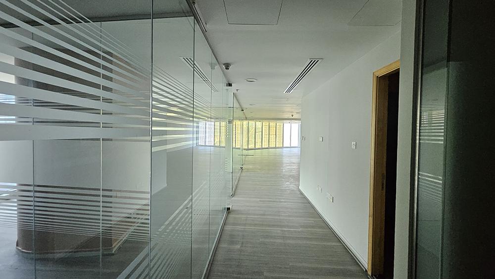 Fully fitted office space for rent in Business Tower, Business Bay