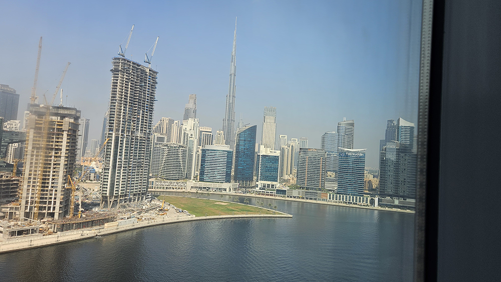 Fully fitted office space for rent in Business Tower, Business Bay