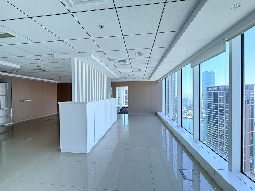 Amazing Canal View | High Floor | Ideal Location
