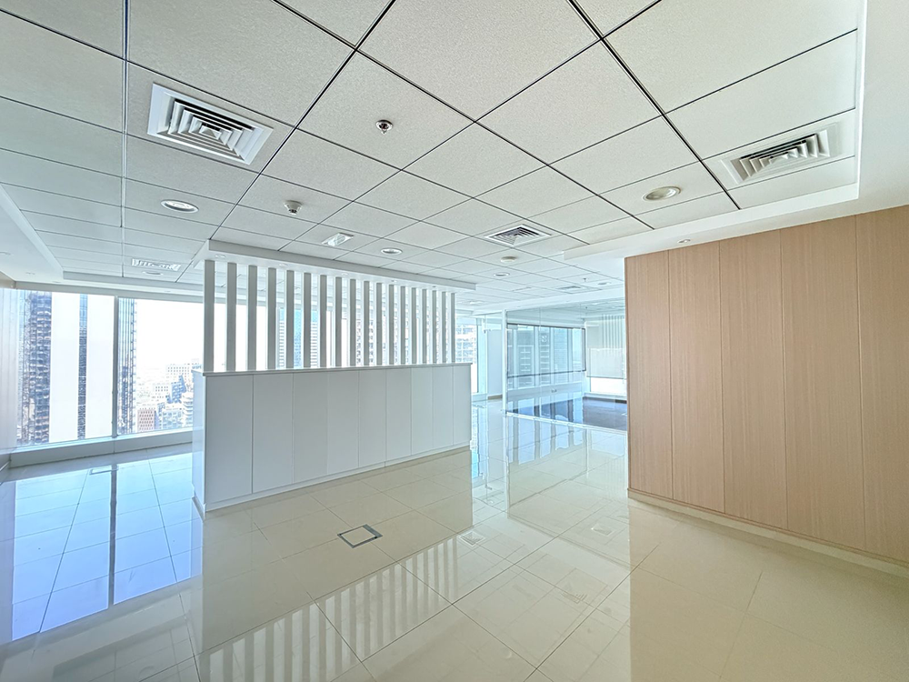 Prime Location || Amazing View || Fully Fitted