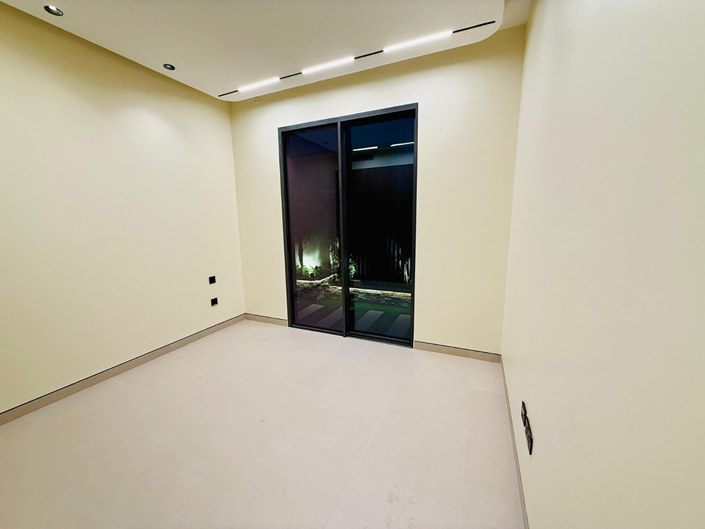 Extended family living and dining space