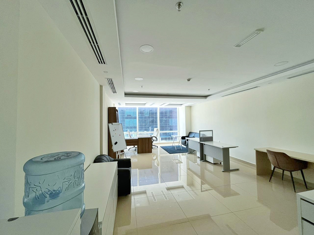 Partitioned commercial workspace