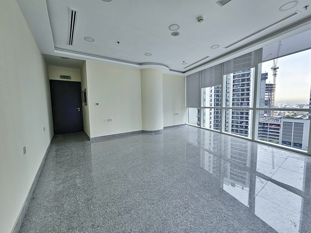 Mid floor workspace in Dubai